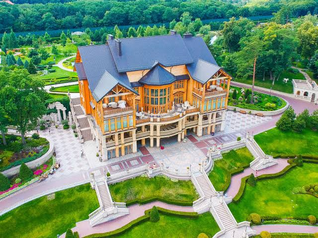 Екскурсія до резиденції Межигір'я